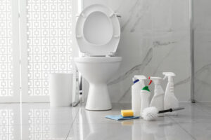 尿石がこびりついたトイレ。掃除のコツを解説！