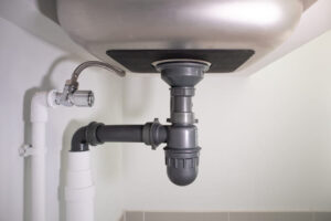 実は知らない台所の排水管の構造！詳しく知って掃除してみよう！