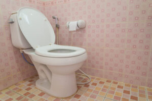 トイレつまりが発生したら便器の取り外しは必要？修理費用はいくら？